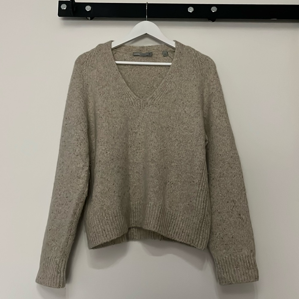Vince | V-neck oversized cashmere sweater | Heather Beige/Gray | Size M